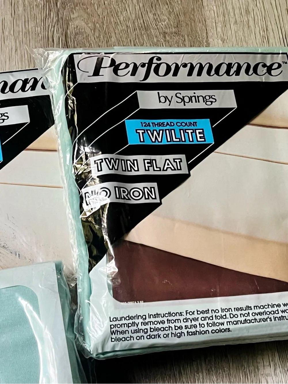 VTG Performance by Springs 3 Piece Twin Flat/Twin Fitted Sheet Set; “Cool Mint”